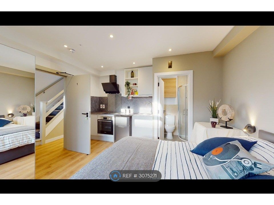 Property photo 3 of 12