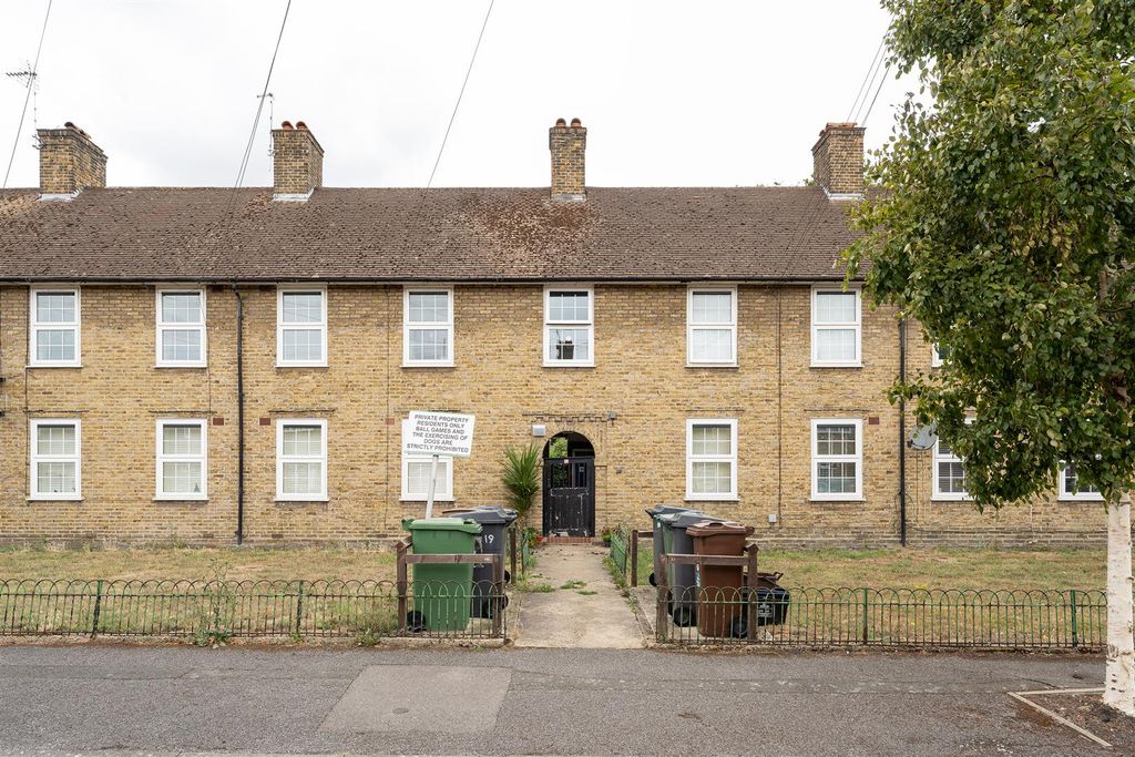 Property photo 1 of 25 Arbor Road, E4