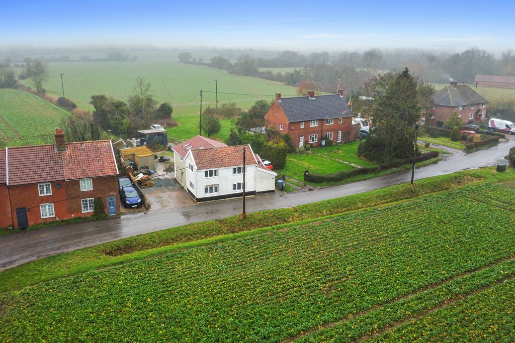 Property photo 1 of 32