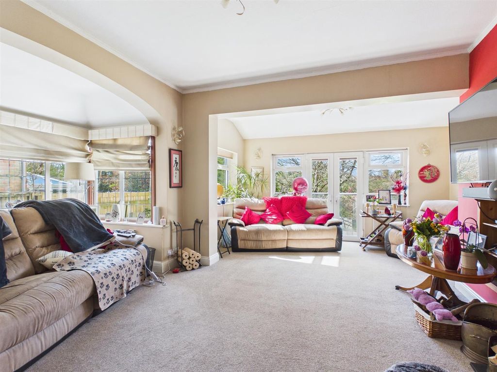 Property photo 3 of 35 Cam02885G0-Pr0594-Still004.Jpg