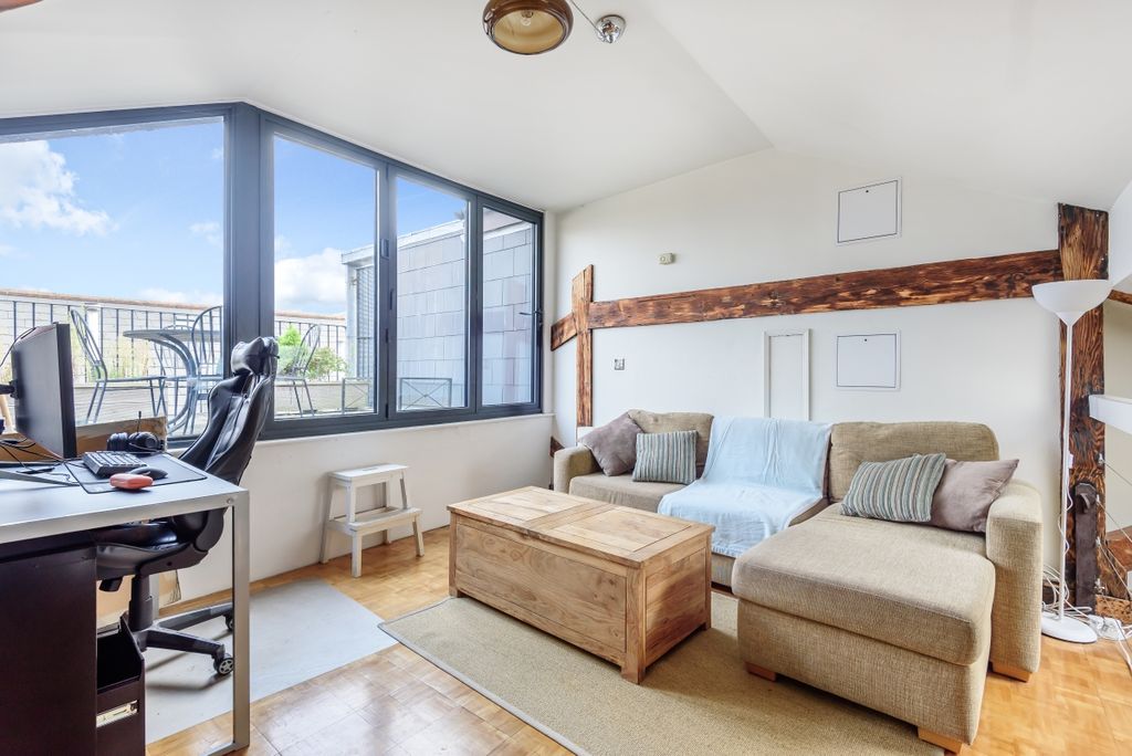 Property photo 2 of 15 926500 (2)