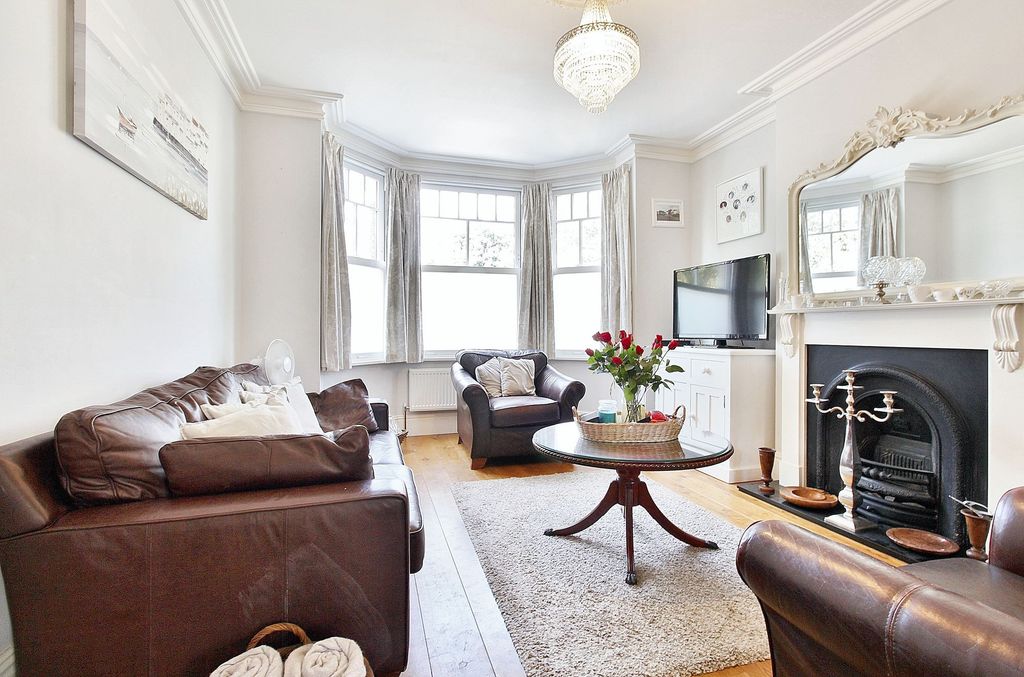 Property photo 2 of 9