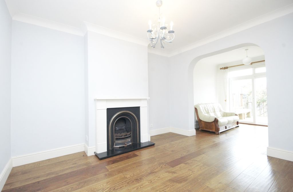 Property photo 3 of 13