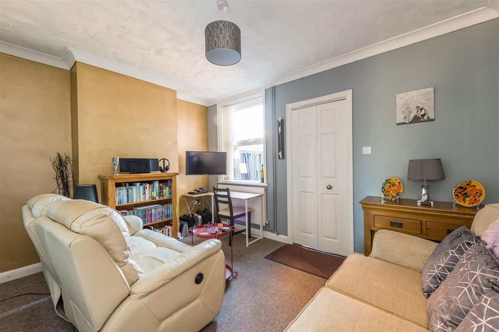 Property photo 3 of 13 Maidstone_21.Jpg