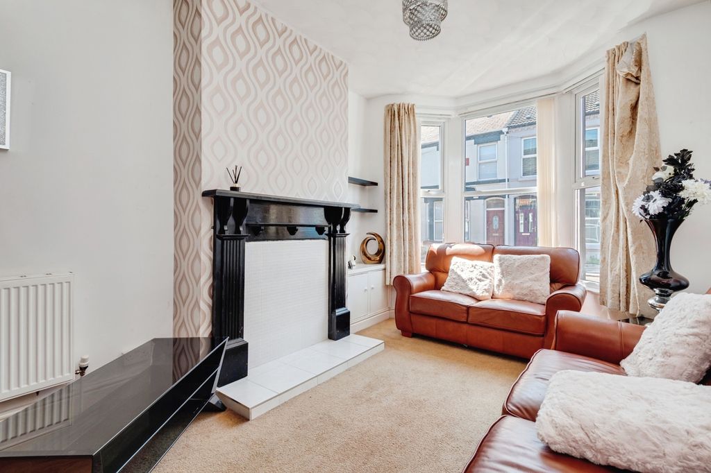 Property photo 3 of 12 Pbox-Img.Jpg
