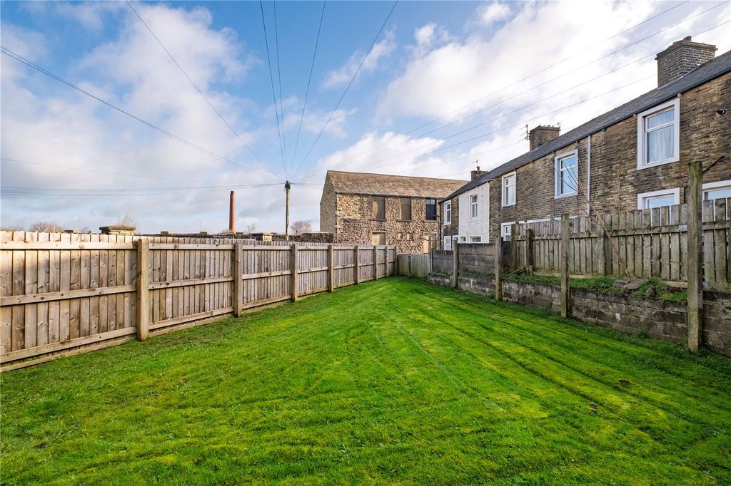 Property photo 2 of 26 Garden