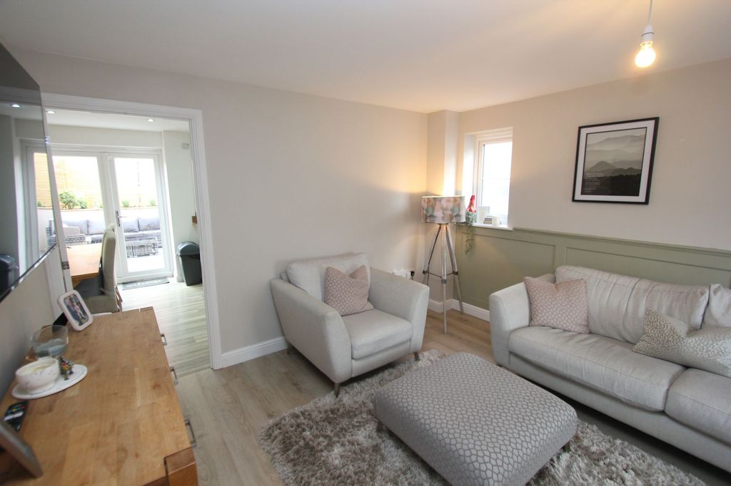 Property photo 3 of 24