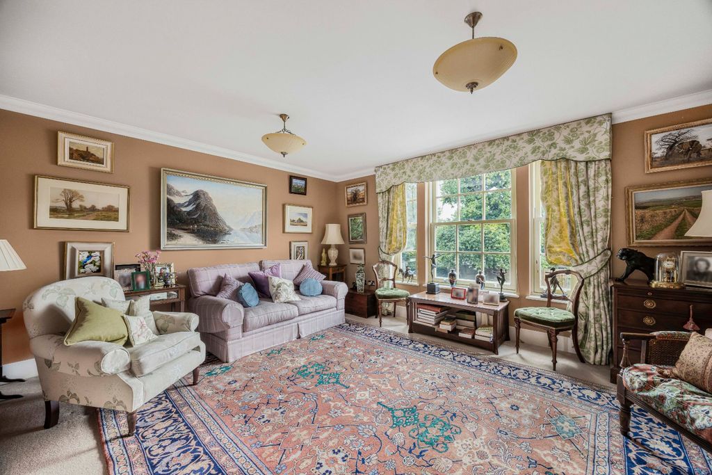 Property photo 2 of 18 Picture No. 14