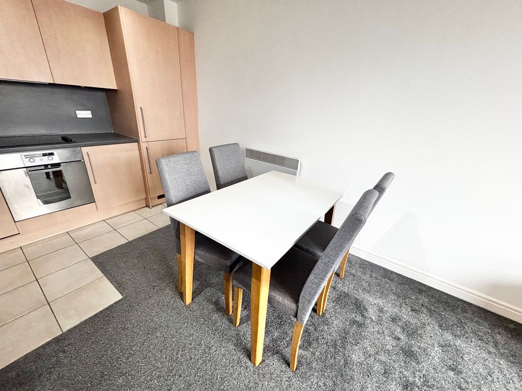 Property photo 3 of 9 Dining Area