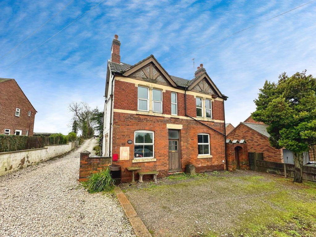 Property photo 1 of 32