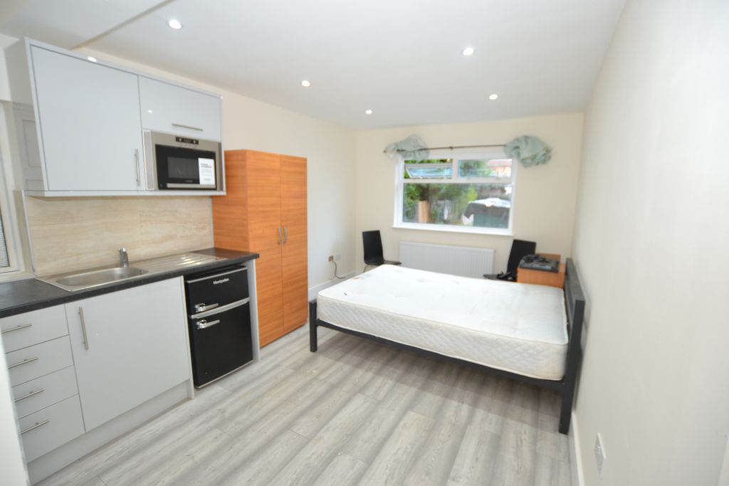 Property photo 1 of 3