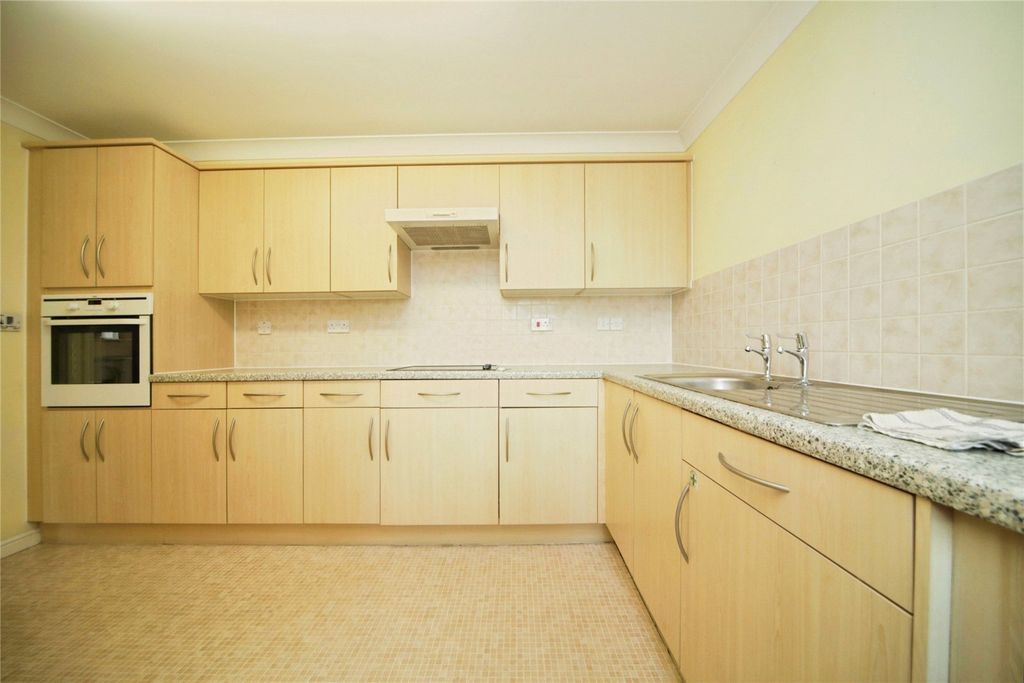 Property photo 2 of 16 Kitchen