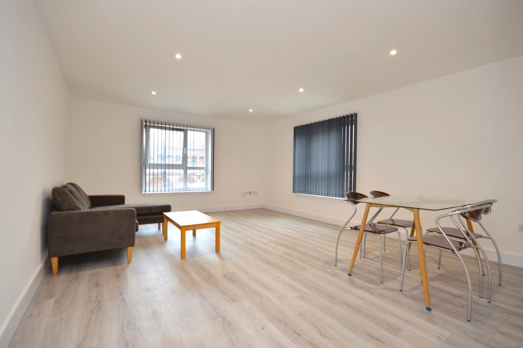 Property photo 1 of 10 1 Double Bedroom Apartment To Rent