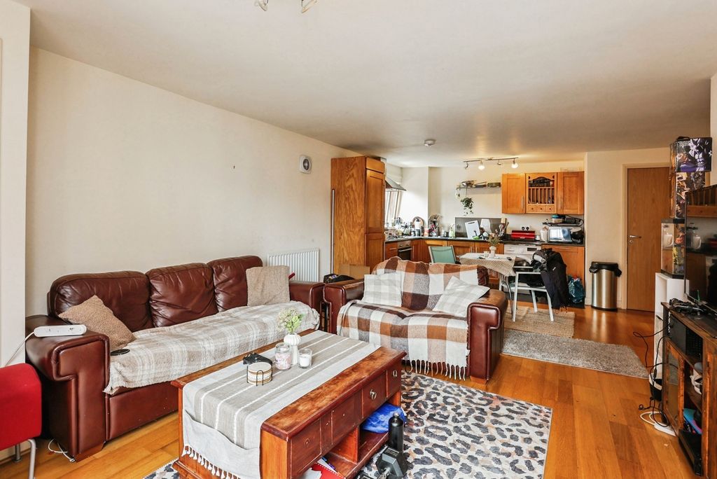 Property photo 2 of 17 Photo