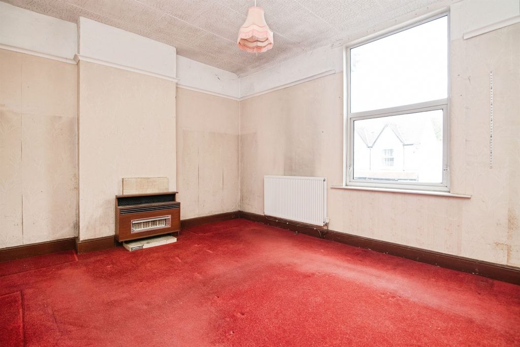 Property photo 2 of 20