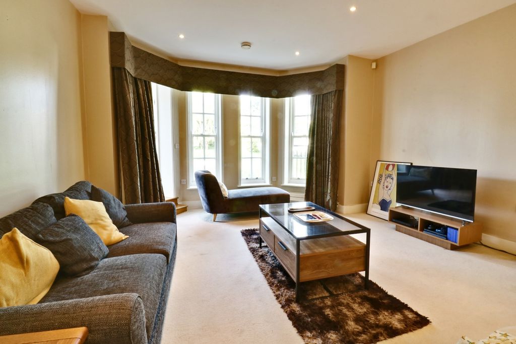 Property photo 3 of 17 4096083