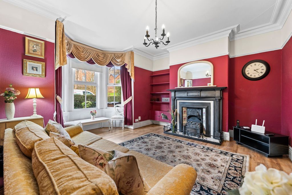 Property photo 2 of 27