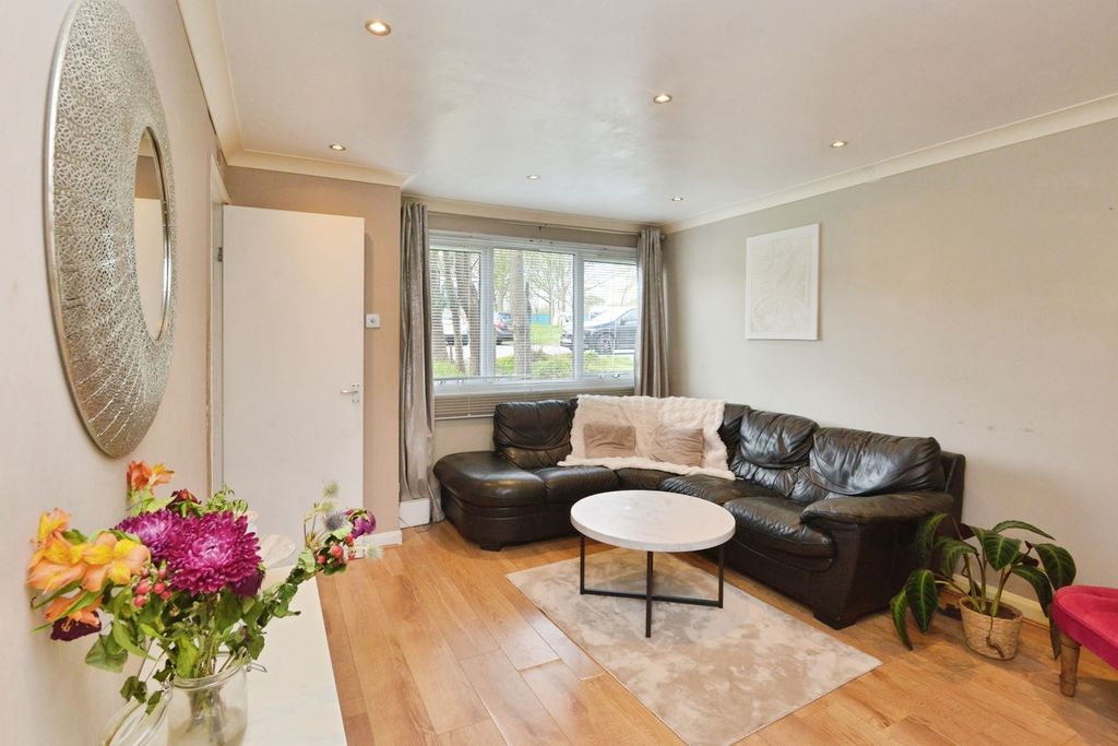 Property photo 1 of 19 Pbox-Img.Jpg