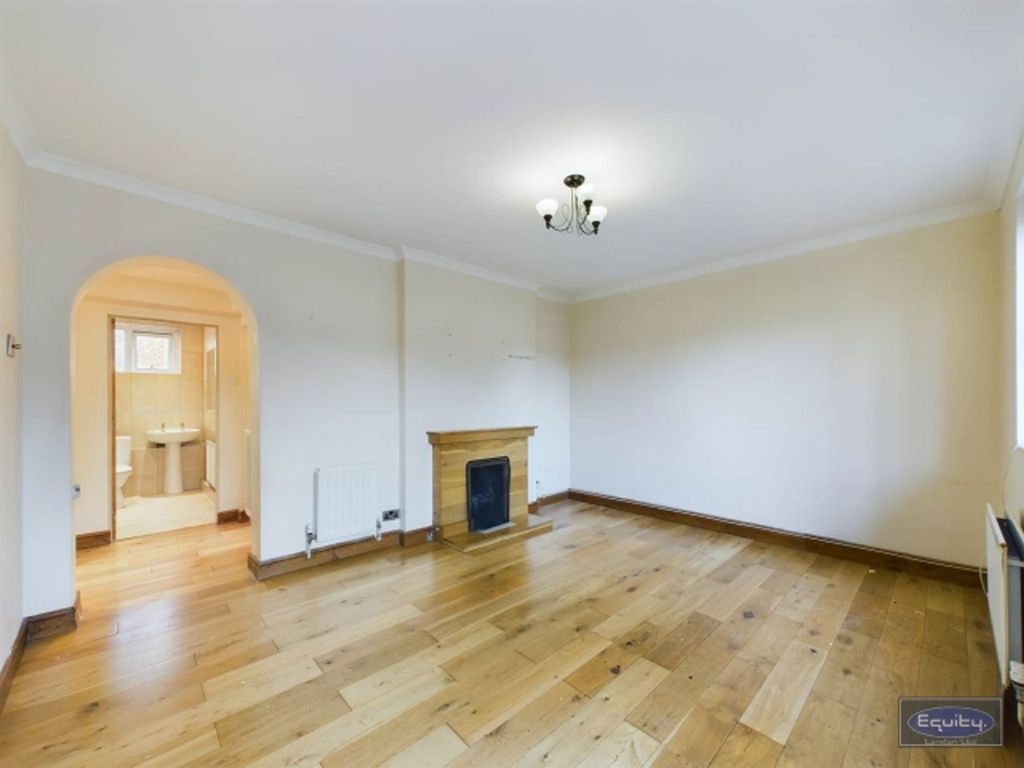 Property photo 1 of 13 Lounge