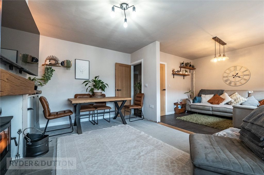 Property photo 2 of 22 Living Room