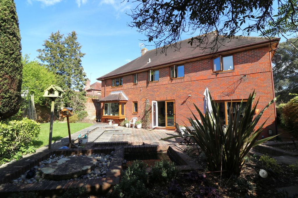 Property photo 1 of 25