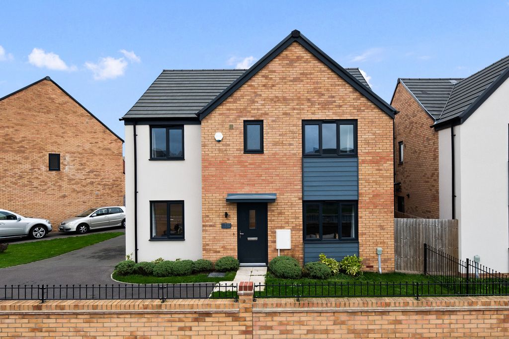 Property photo 1 of 33