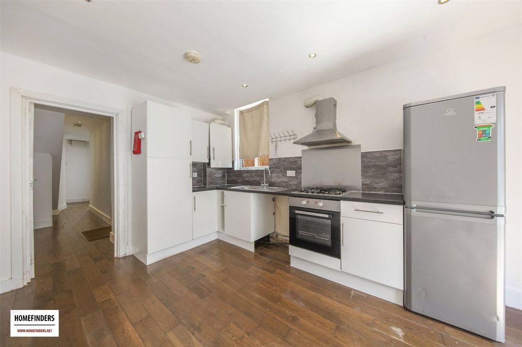 Property photo 2 of 15 Picture No. 05