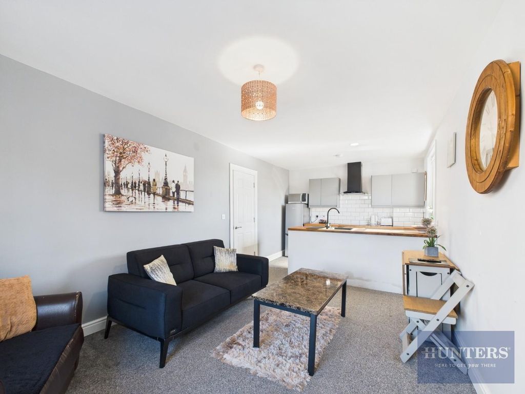 Property photo 3 of 12 Cam02256G0-Pr0262-Still010.Jpg