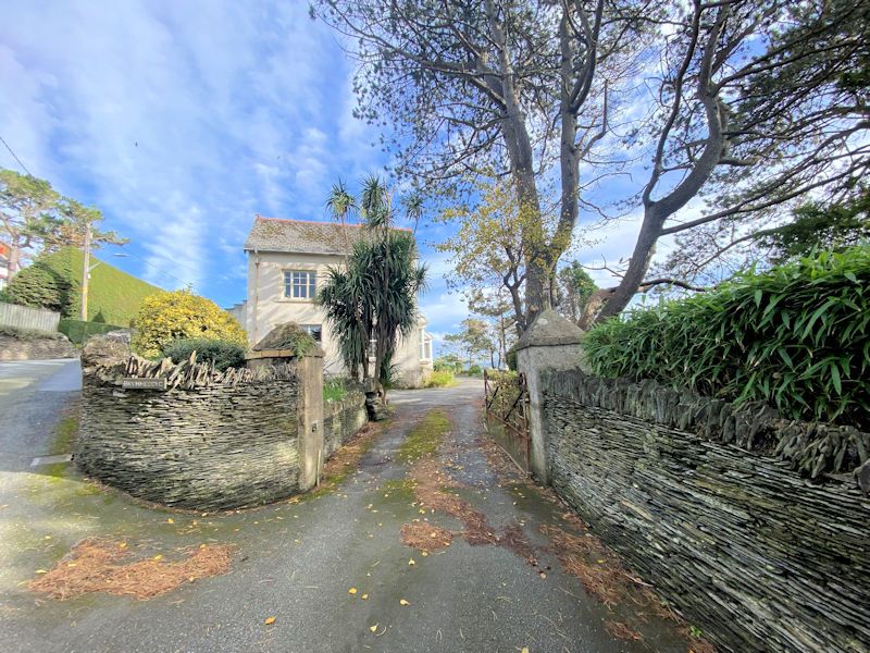 Property photo 3 of 33