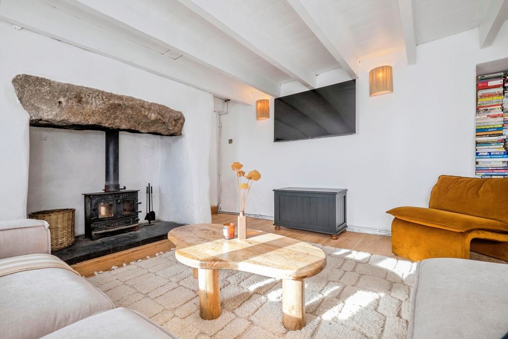 Property photo 3 of 18 Photo