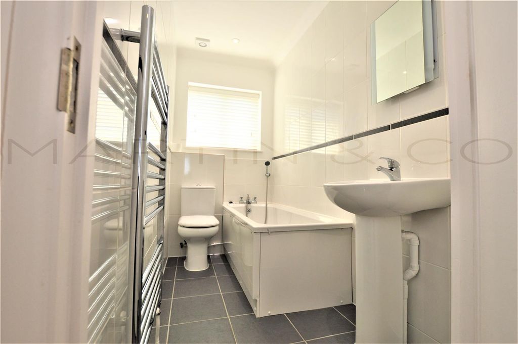 Property photo 2 of 6