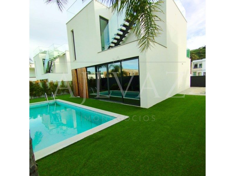 Property photo 2 of 39