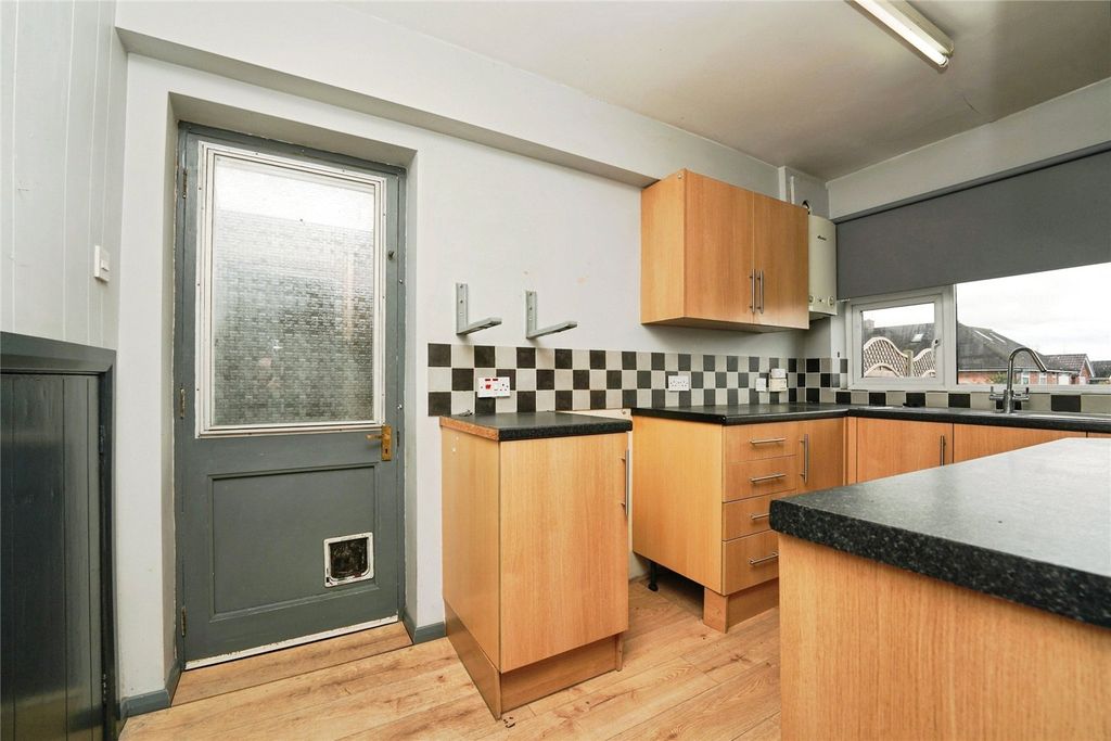 Property photo 2 of 13 Kitchen