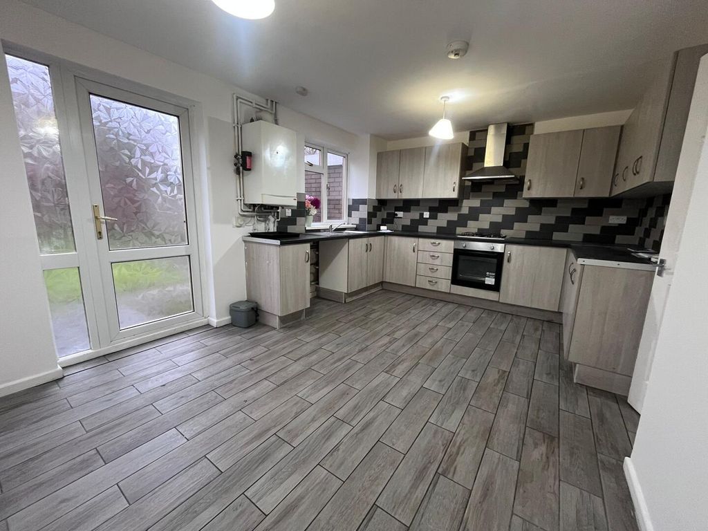 Property photo 2 of 15 Kitchen