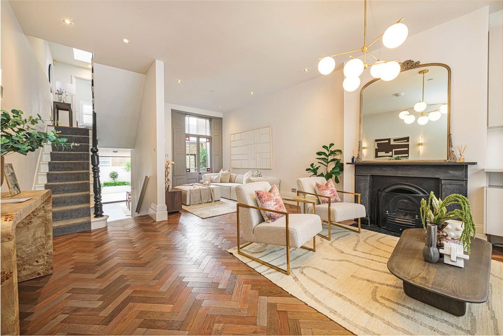 Property photo 1 of 15 Reception