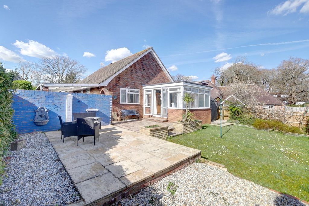 Property photo 2 of 27