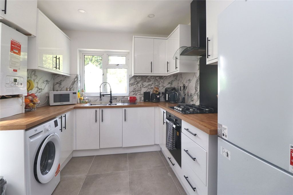 Property photo 2 of 10 Picture No. 27