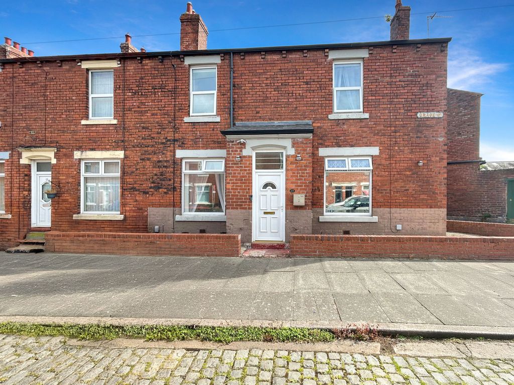 Property photo 1 of 18