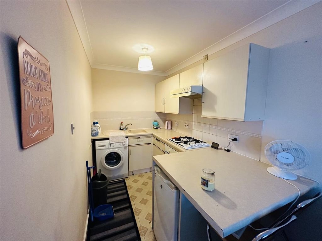 Property photo 3 of 4