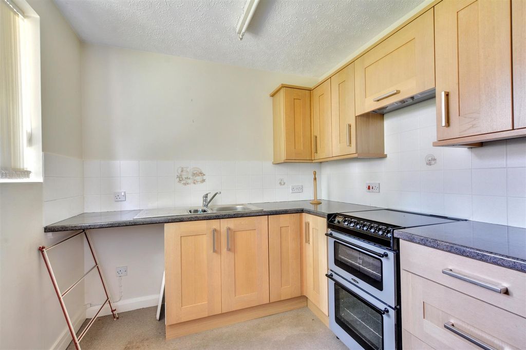 Property photo 3 of 10 Kitchen_2.Jpeg