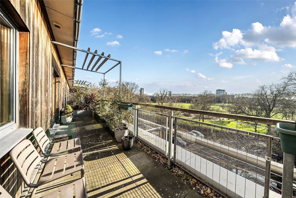 Property photo 3 of 19 Picture No. 33