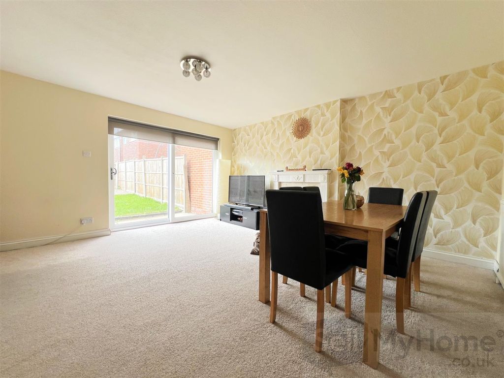 Property photo 3 of 16 Living/Dining Room