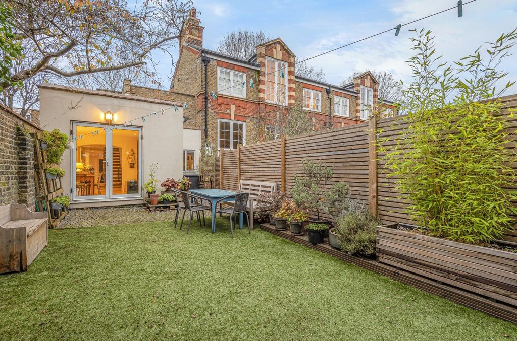 Property photo 1 of 18 Garden