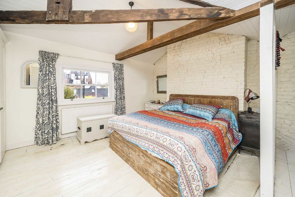 Additional image 8 of 3 bed semi-detached house for saleChurch Street, Hampton TW12