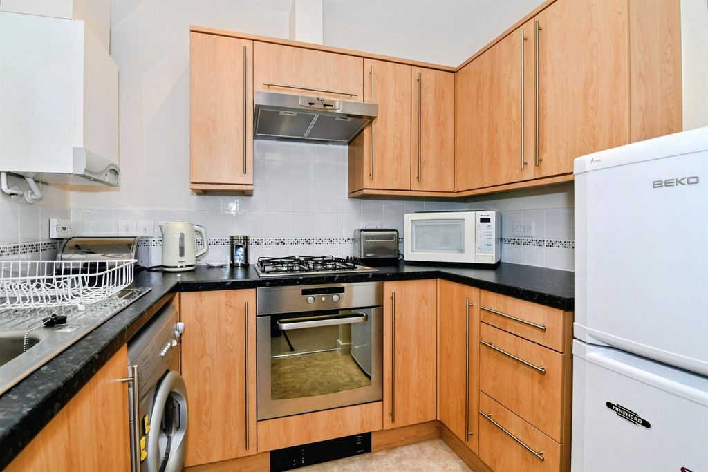 Property photo 3 of 14