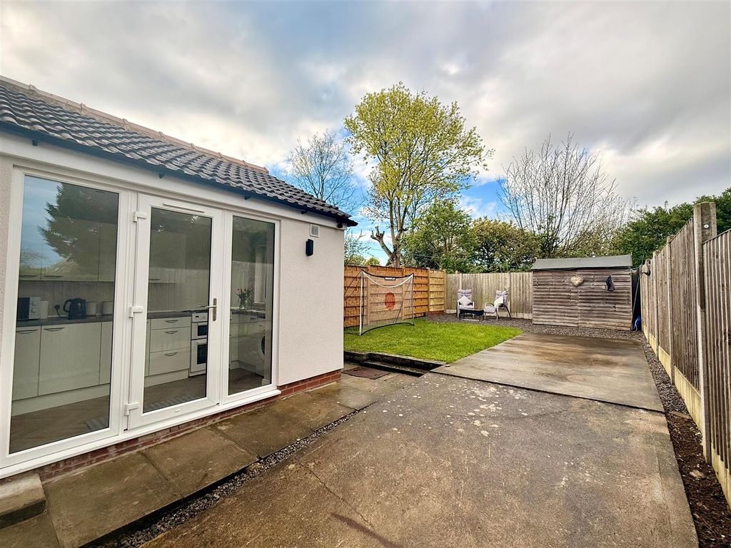 Property photo 2 of 11 Outside 2.Jpg