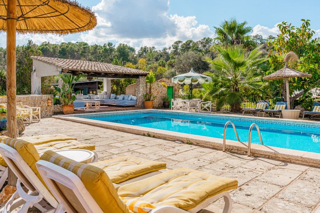 Property photo 2 of 20 Pool (1)