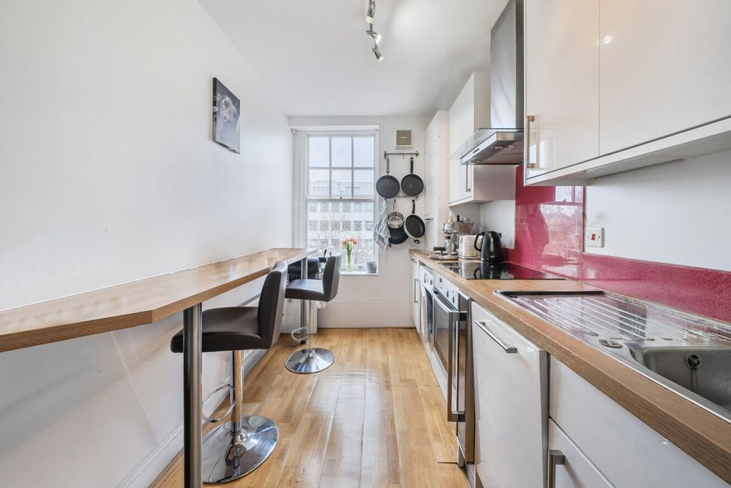 Property photo 2 of 6 Picture No. 22