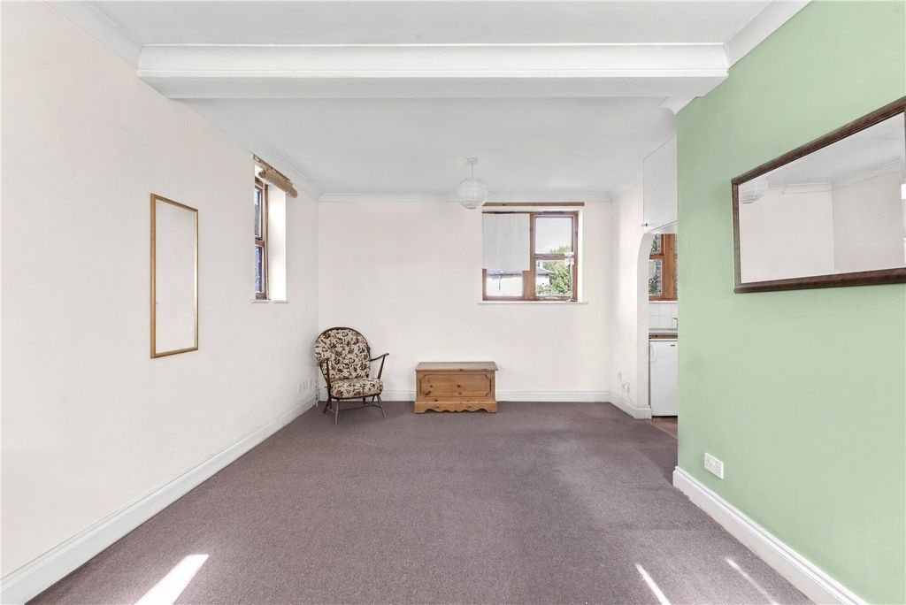 Property photo 3 of 9 Picture No. 01