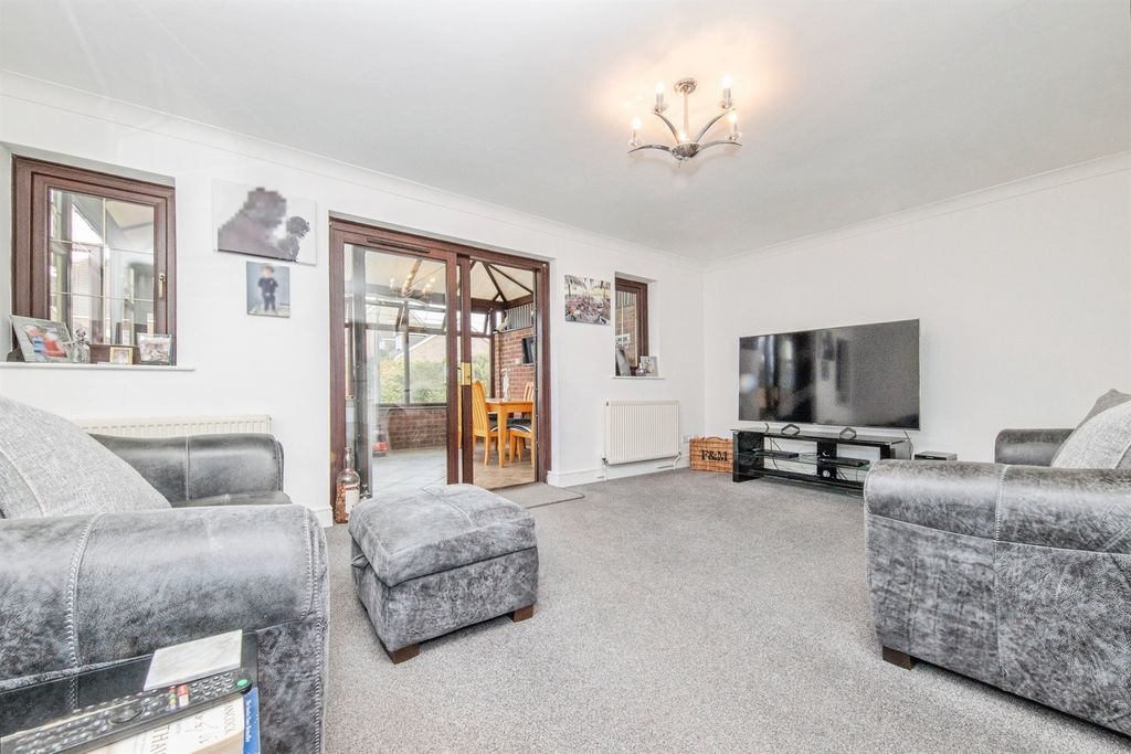 Property photo 2 of 19